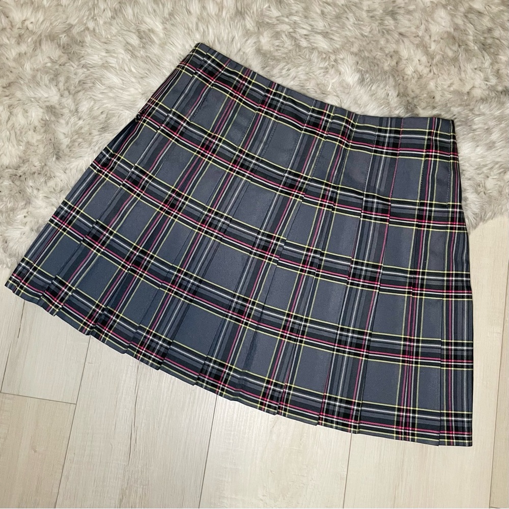 No Boundaries Plaid Mini Skirt 🩶🩷